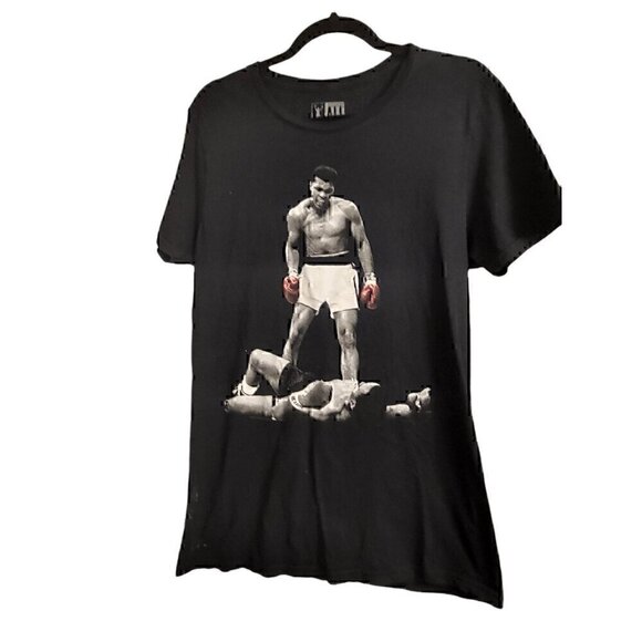 Muhammad Ali Knocked Out TEE T SHIRT Men's Size Medium - Picture 1 of 6